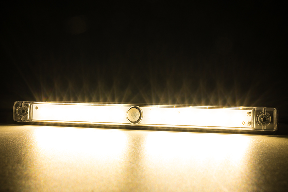 Luz de iluminación interior con detector de movimiento LWD 3105 Horpol