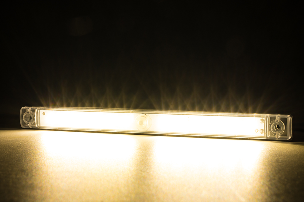 Luz de iluminación interior con interruptor LWD 3106 Horpol