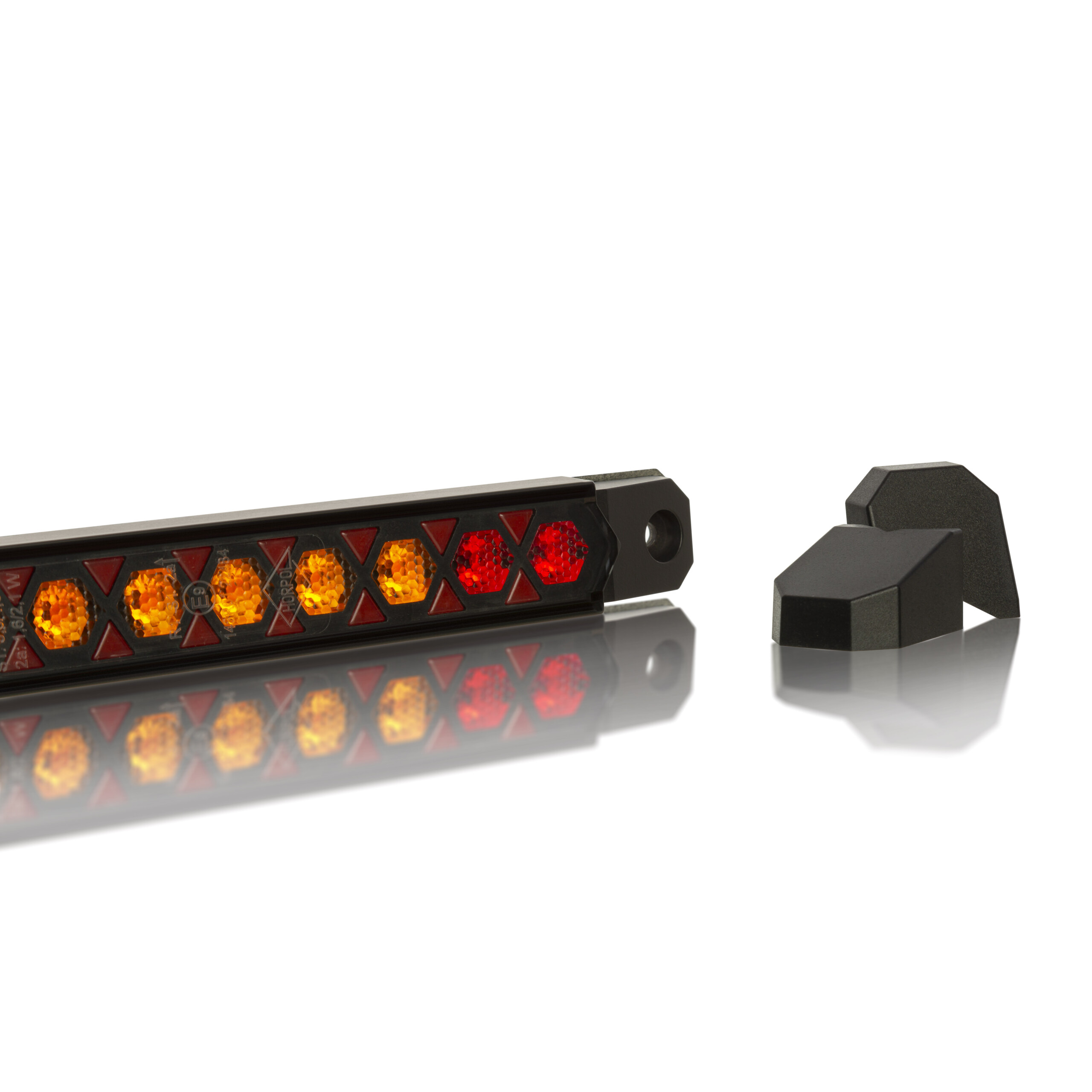 Piloto trasero con luz intermitente dinámica LIZARD LZD 3141