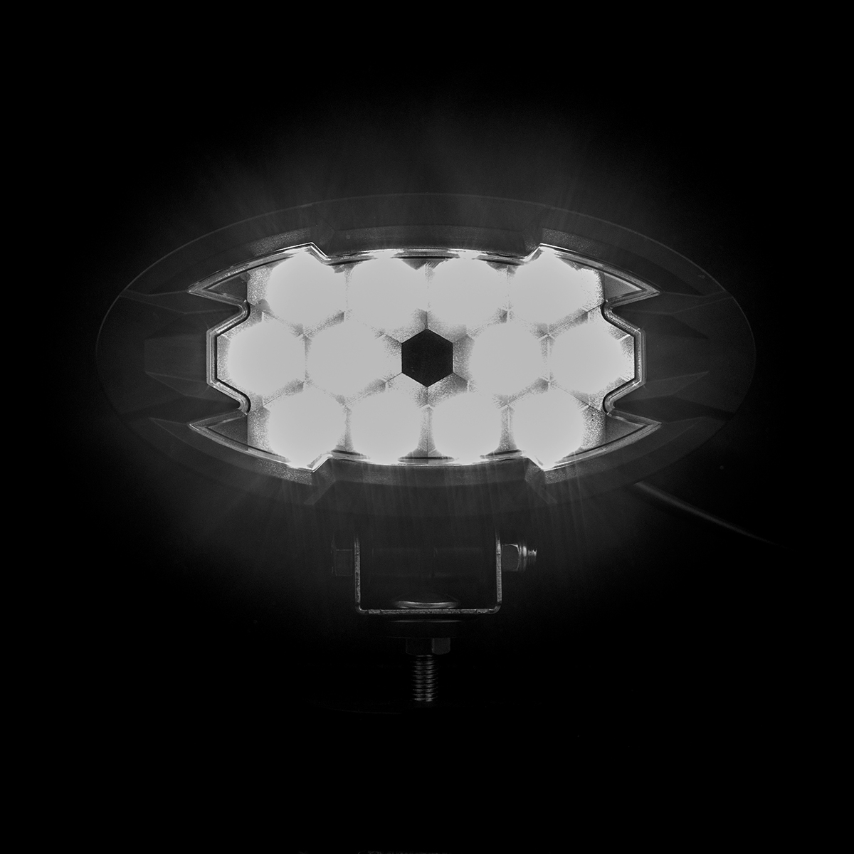 Luz de trabajo LRD 3162 RAPTOR: iluminación fiable en todas las condiciones.