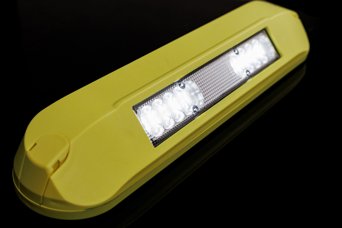 Faro de trabajo LED LRD 3042/Y-AM: fiabilidad en cualquier situación.